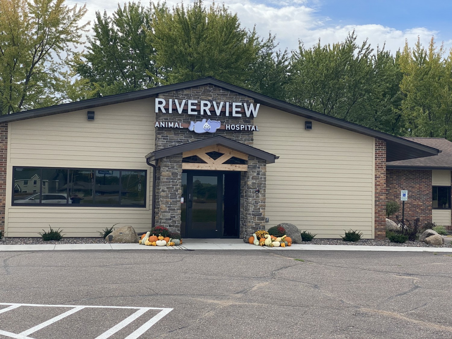 Riverview Animal Hospital - Chippewa Falls, WI - Chippewa Valley